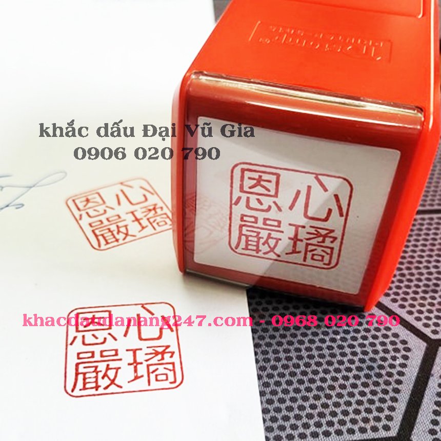 Khắc dấu chữ triện tại Đà Nẵng