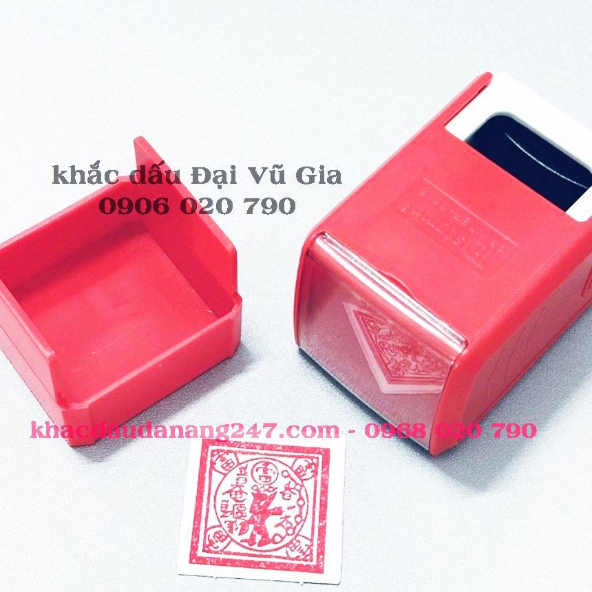Khắc dấu chữ triện tại Đà Nẵng